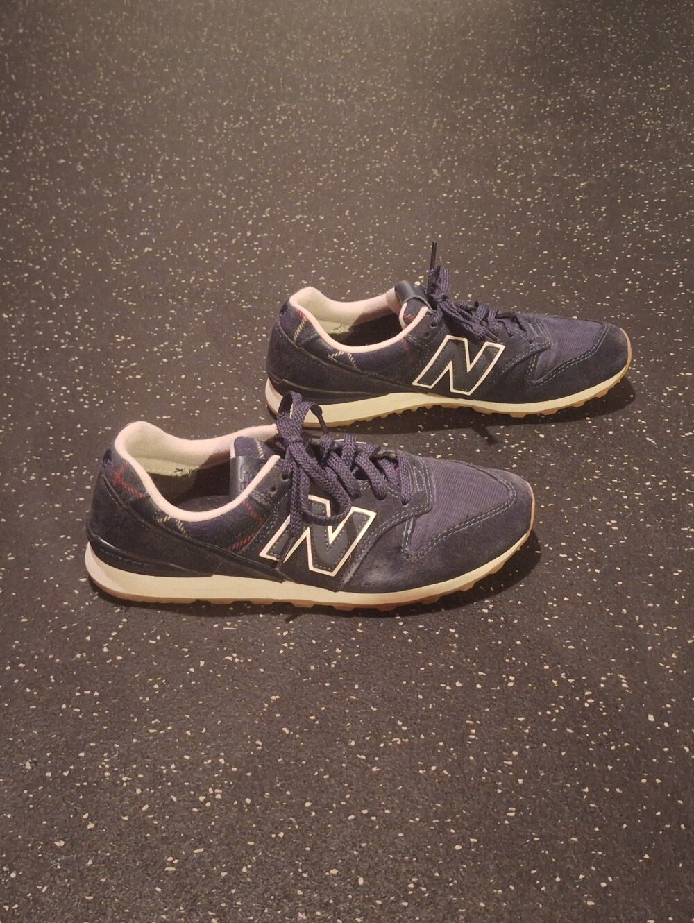 New Balance 996 Tennis Shoes